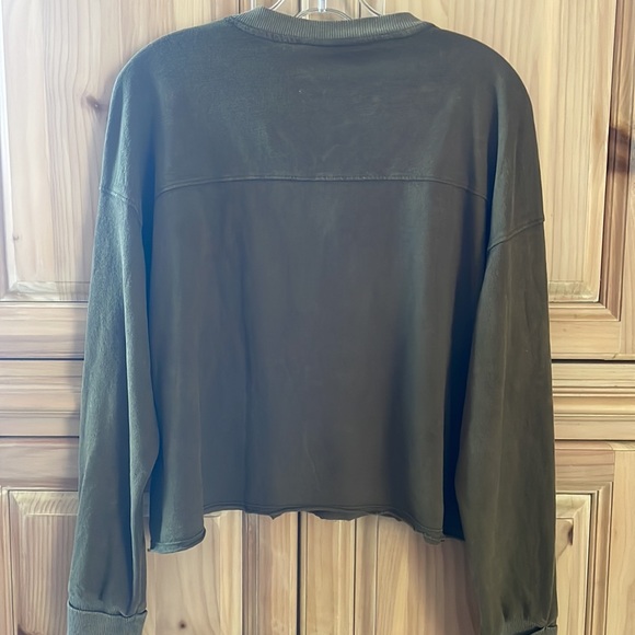 Universal Threads long sleeve - Picture 5 of 5